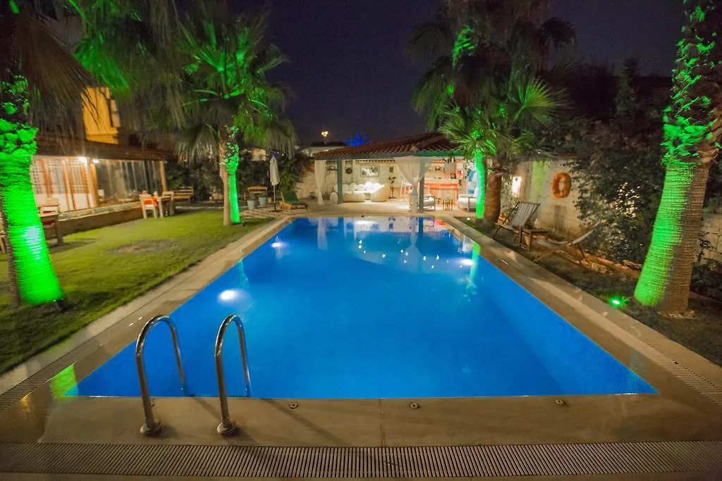 Tash Mekan Alacati Hotel